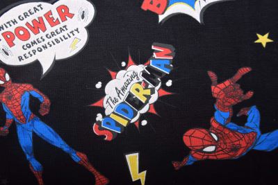 1 m bavlneného úpletu v čiernej farbe s potlačou Spider-Man DS-KUP150