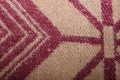 Kabátová látka v béžovej farbe so vzorom ornamentov DS-GL2086 (2)