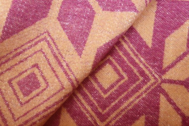 Kabátová látka v béžovej farbe so vzorom ornamentov DS-GL2122