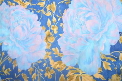 Viskózová látka v modrej farbe s potlačou kvetín TF256/1