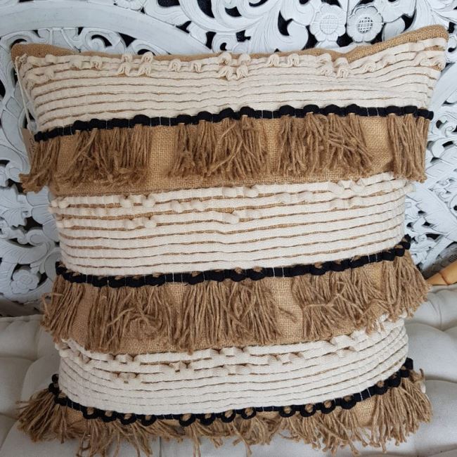 Obliečka na vankúš z Bali v béžovej farbe so strapcami o vel.50x50 cm BALI03