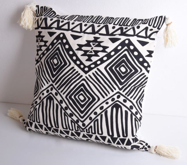 Obliečka na vankúš z Bali v smotanovej farbe s geometrickým vzorom o vel.50x50 cm BALI79