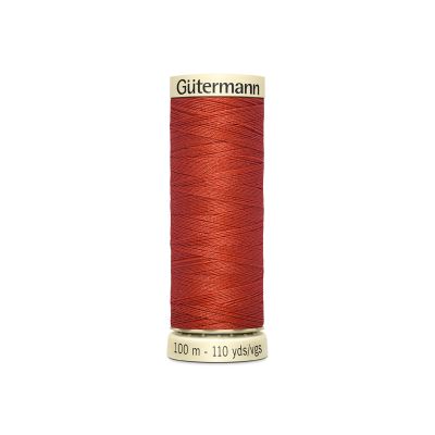 Univerzálna šijacia niť Gütermann v tehlovej farbe 589 Univerzálna šijacia niť Gütermann v tehlovej farbe 589