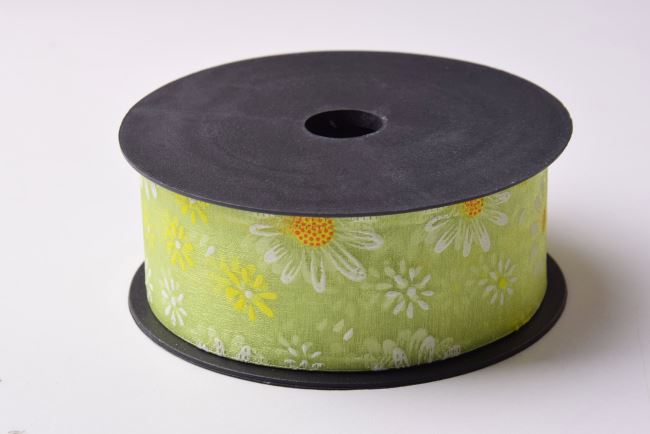 Stuha v zelenej farbe s kvetmi 4 cm 07283