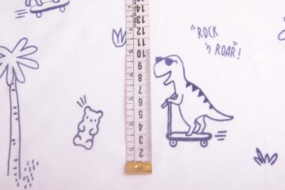 Bavlnený úplet v smotanovej farbe s potlačou dinosaurov a textov TU26453 (3)
