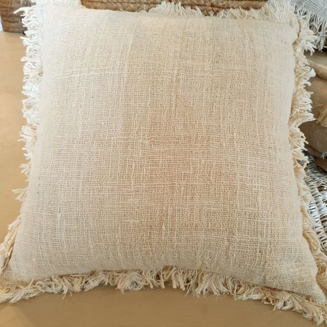 Obliečka na vankúš z Bali v béžovej farbe so strapcami o vel.50x50 cm BALI13