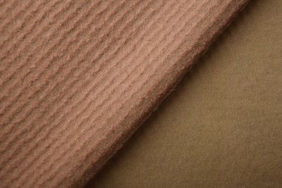 Kabátová pletenina v tmavo béžovej farbe s nopkami DS-NS057
