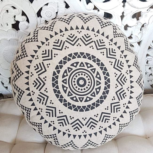 Obliečka na vankúš z Bali v béžovej farbe s potlačou mandál o vel.55 cm BALI04