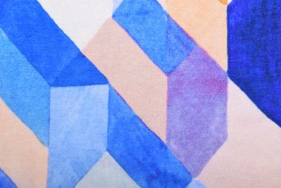 Viskózový úplet v modrej farbe s geometrickou potlačou MI11619/603 (1)