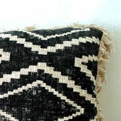Obliečka na vankúš z Bali v čiernej farbe s geometrickým vzorom o vel.60x60 cm BALI08 (1)